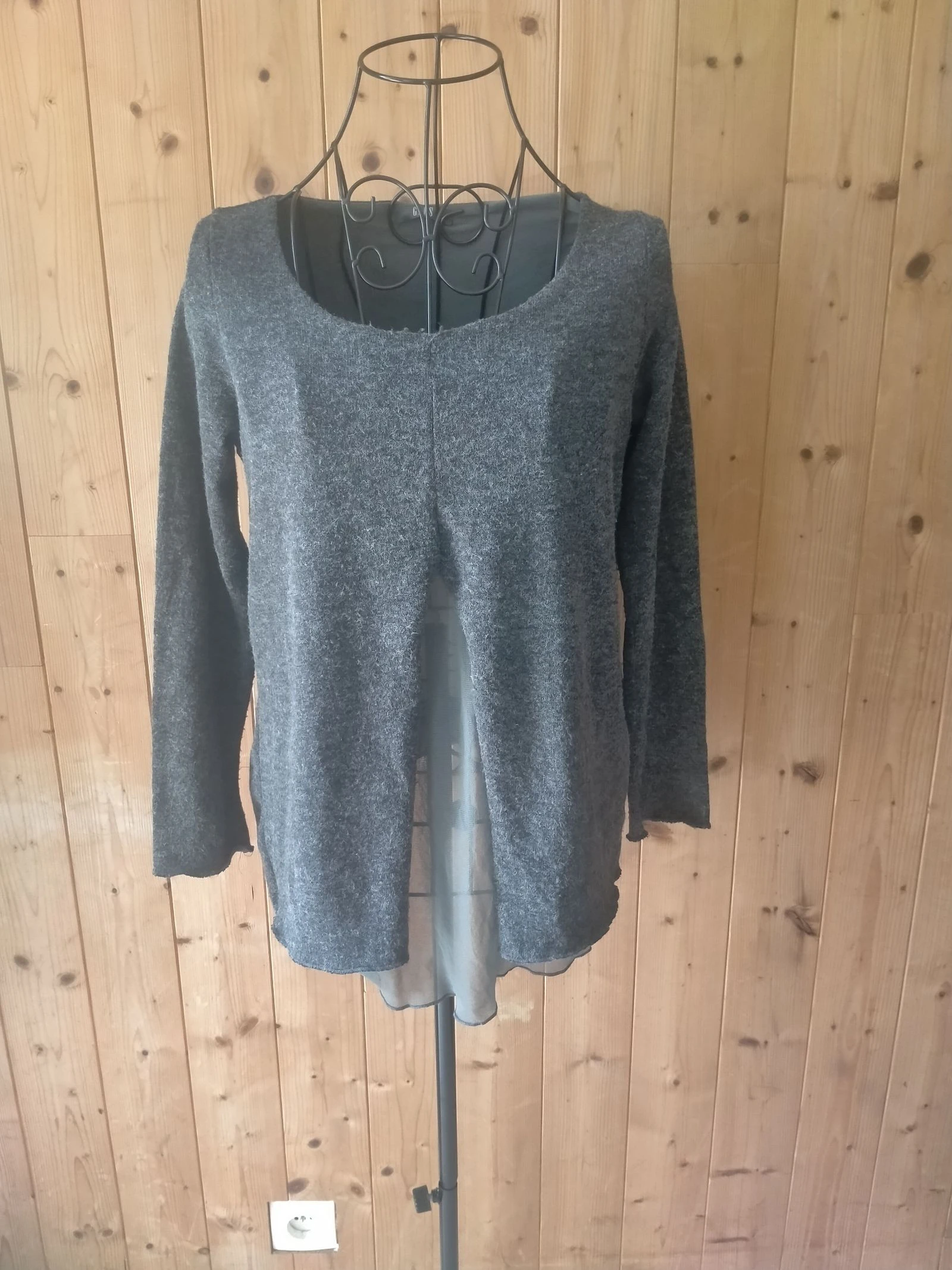 Haut gris GAOS femme T38 manches longues dos voile transparent chic